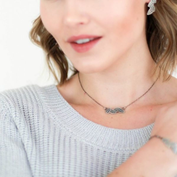 Garland Bar Necklace - Image 4