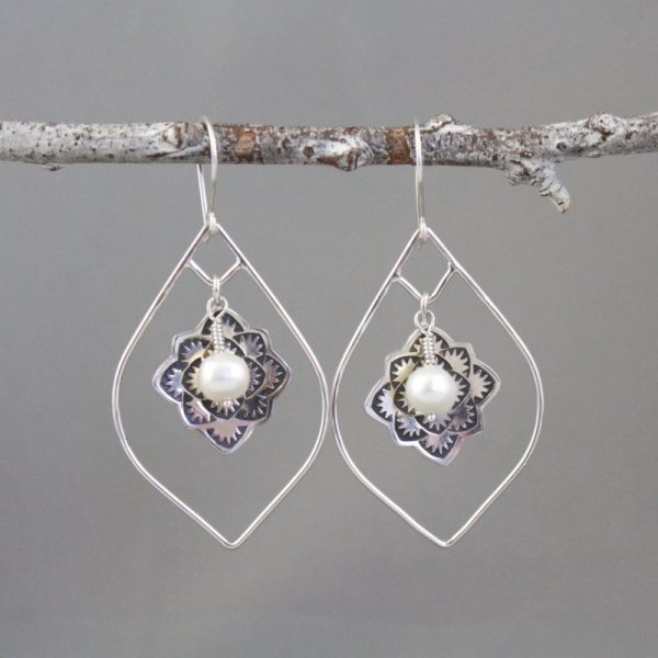 Framed Desert Rose Pearl Earrings - Image 4