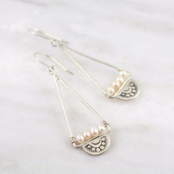 Wanderer Triangle Pearl Earrings - Image 3