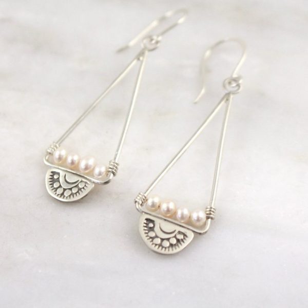 Wanderer Triangle Pearl Earrings - Image 2