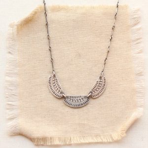 Asmi 3 Collar Necklace