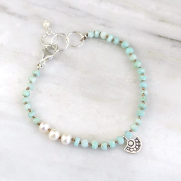 Wanderer Mini Charm Pearl & Amazonite Knotted Bracelet - Image 2