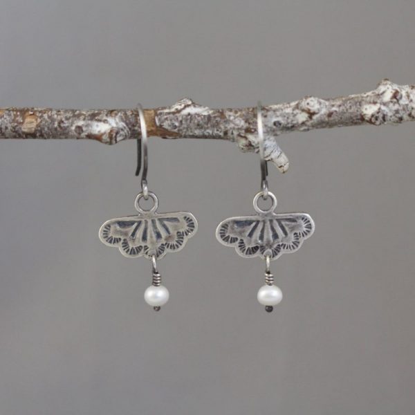 Southwest Lace Pearl Dangle Earrings - Image 3