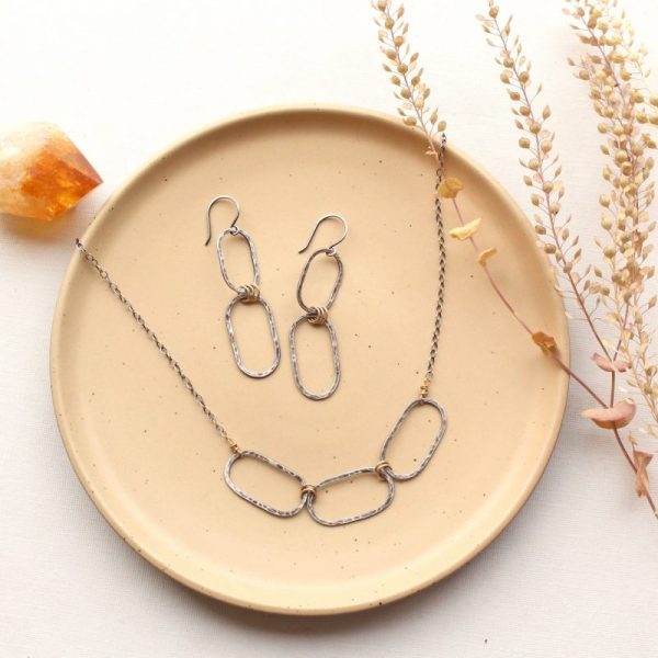 Hammered Mixed Metal Linked Oval Earrings - Image 4