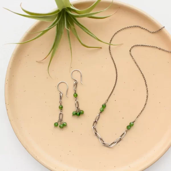 Linked Chrome Diopside Earrings - Image 4