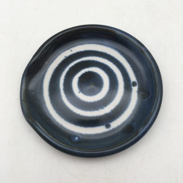 Blue and white bullseye spoonrest by Margo Brown - Image 2