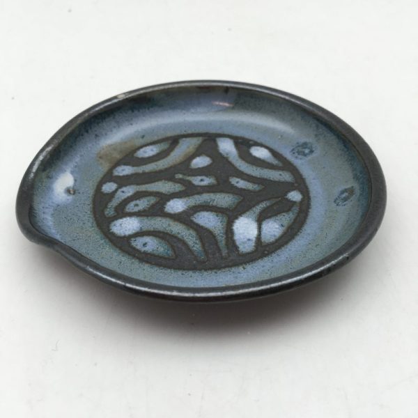 Black and blue spoonrest by Margo Brown - Image 4